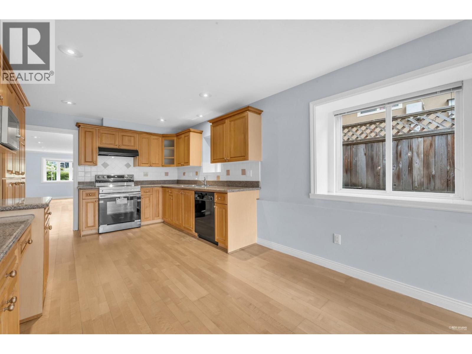 313 E 27 STREET, North Vancouver