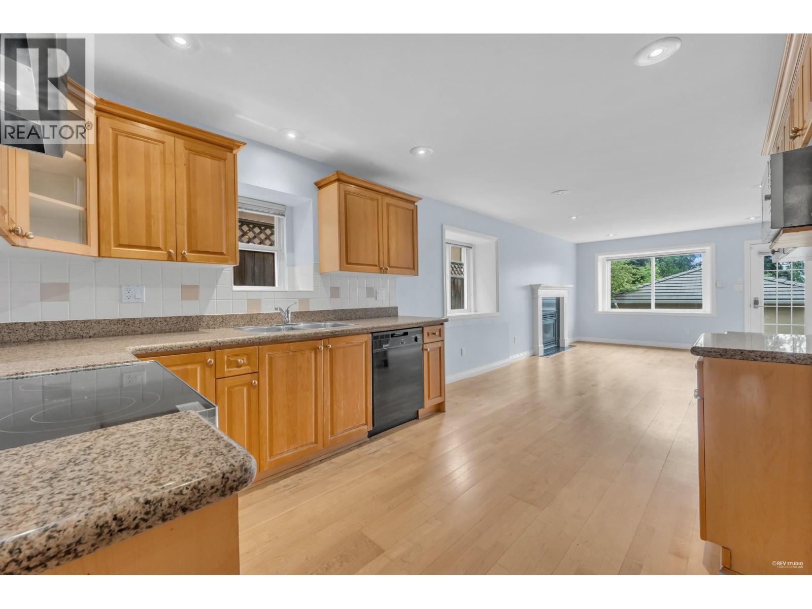 313 E 27 STREET, North Vancouver