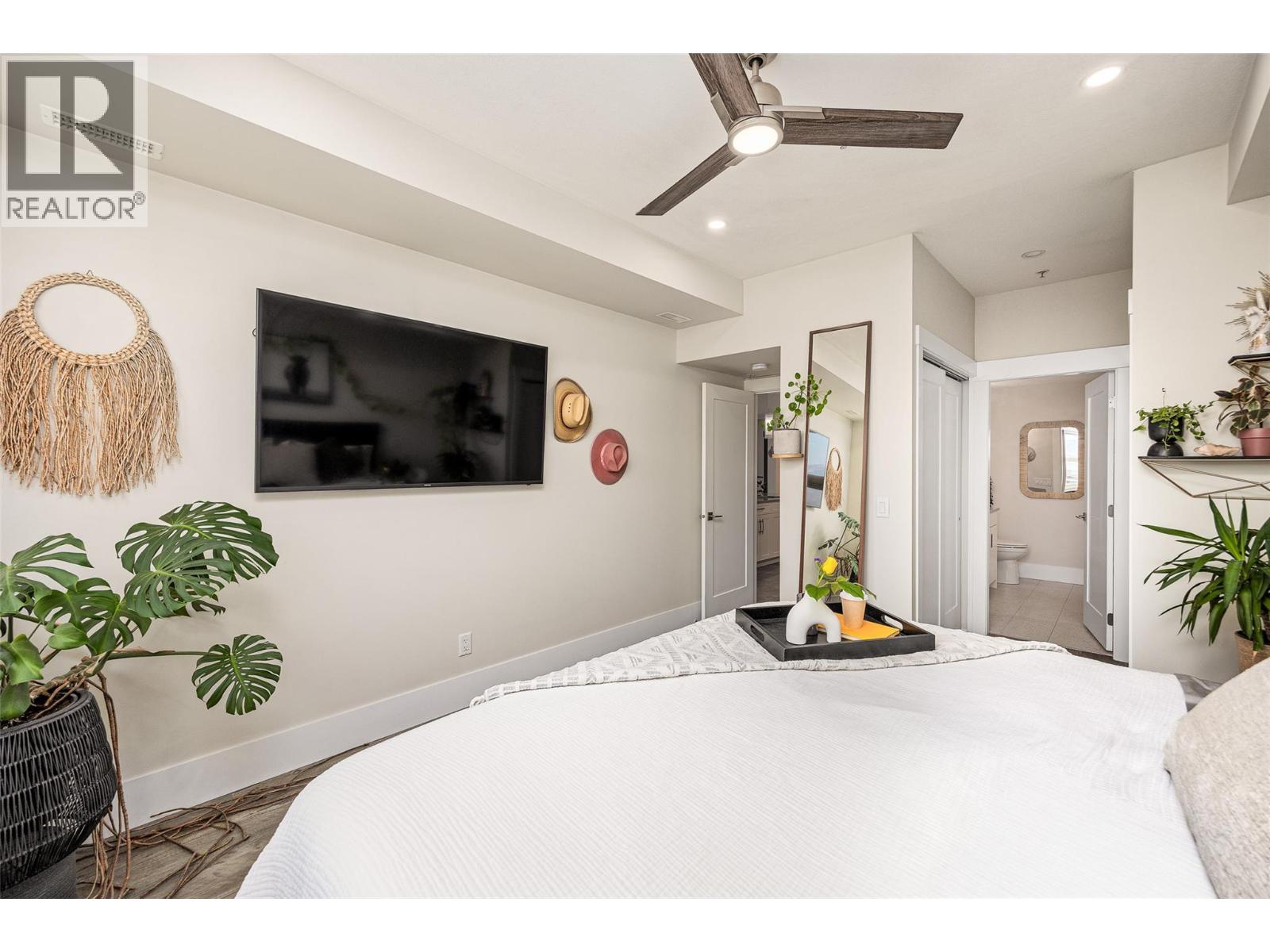 224 4000 Redstone Crescent, Peachland