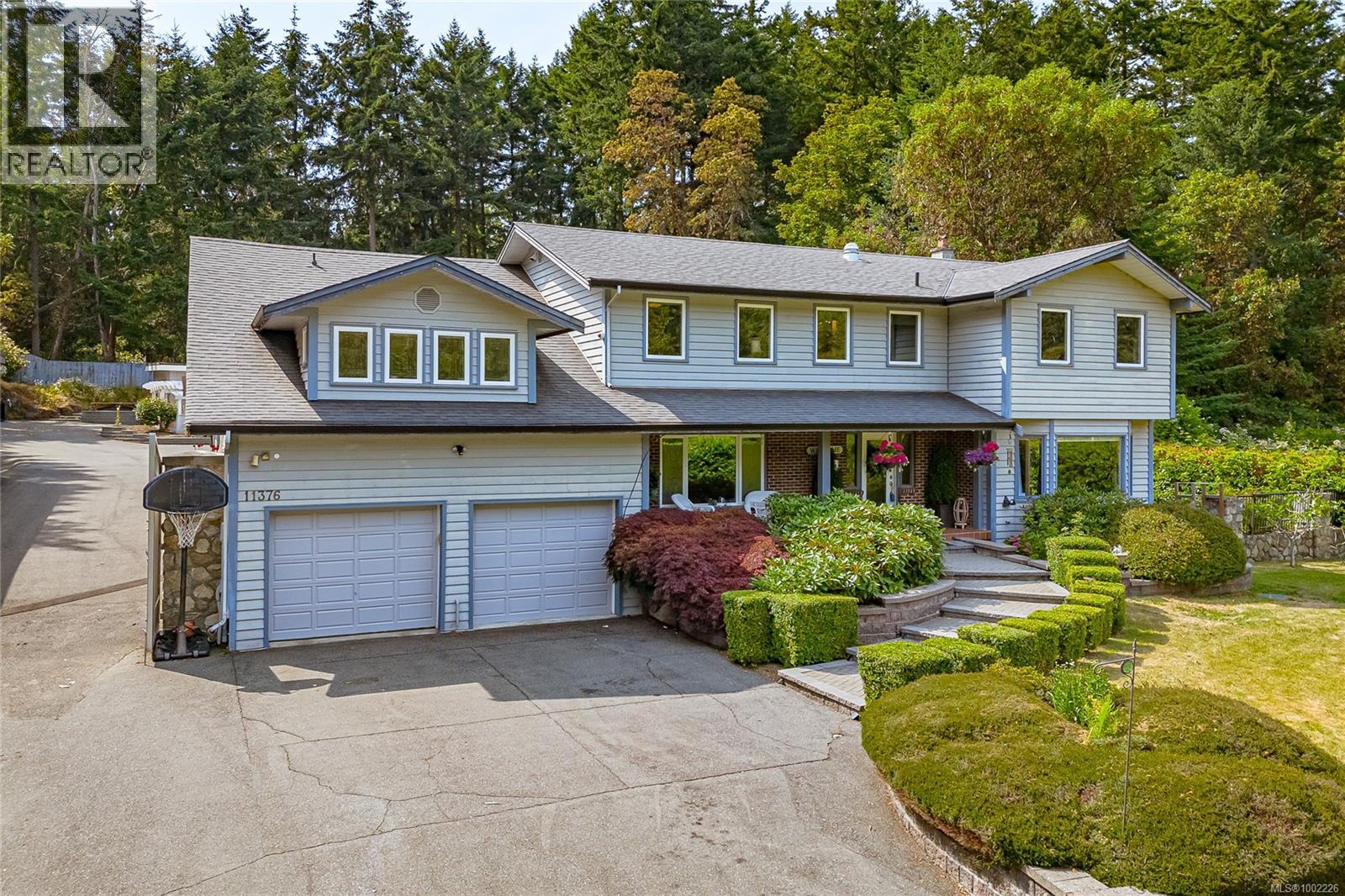 11376 Osprey Pl, North Saanich