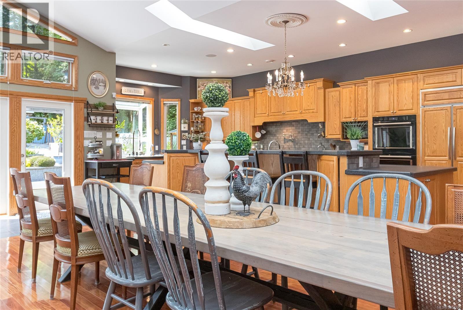 11376 Osprey Pl, North Saanich