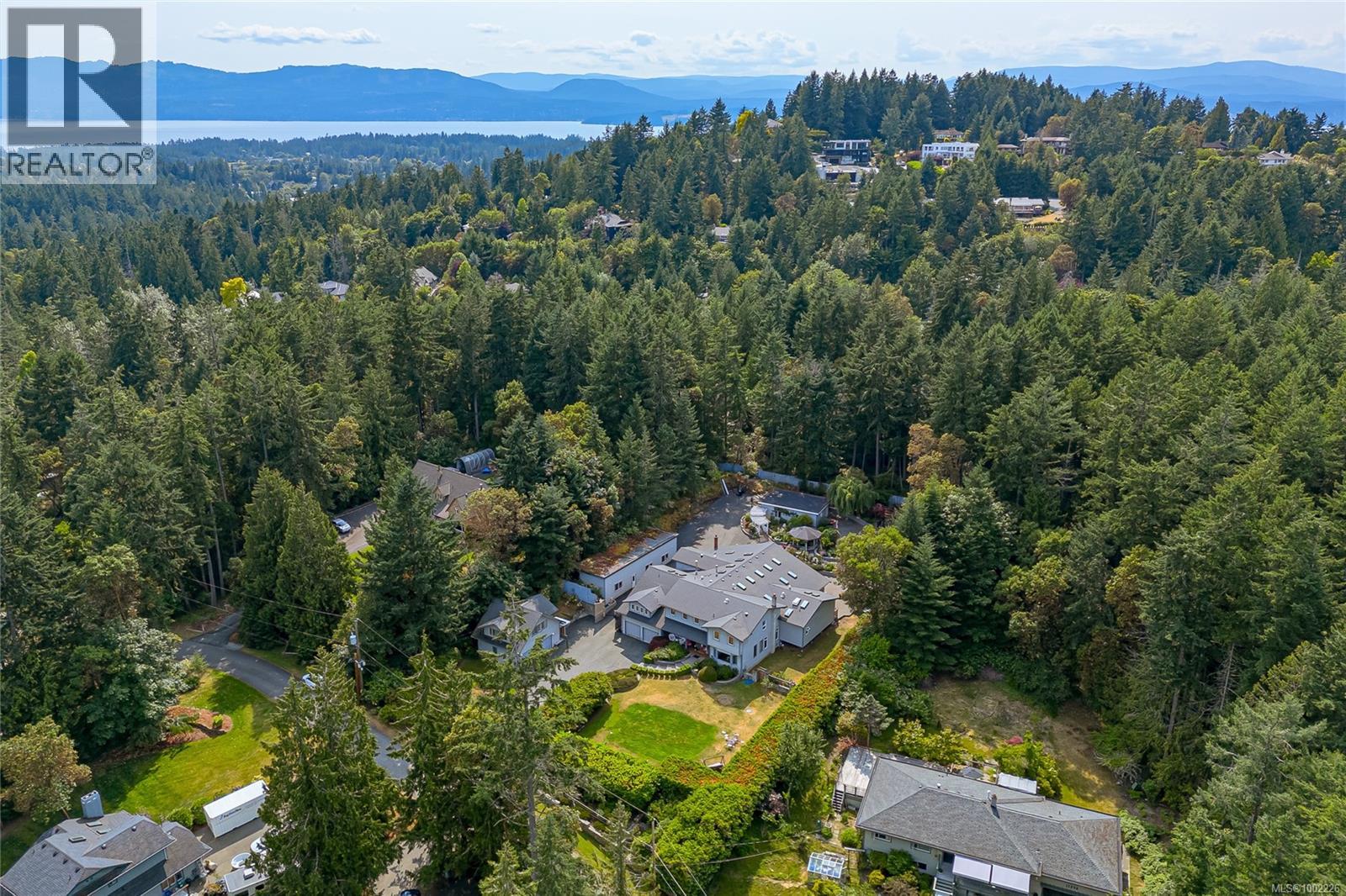 11376 Osprey Pl, North Saanich