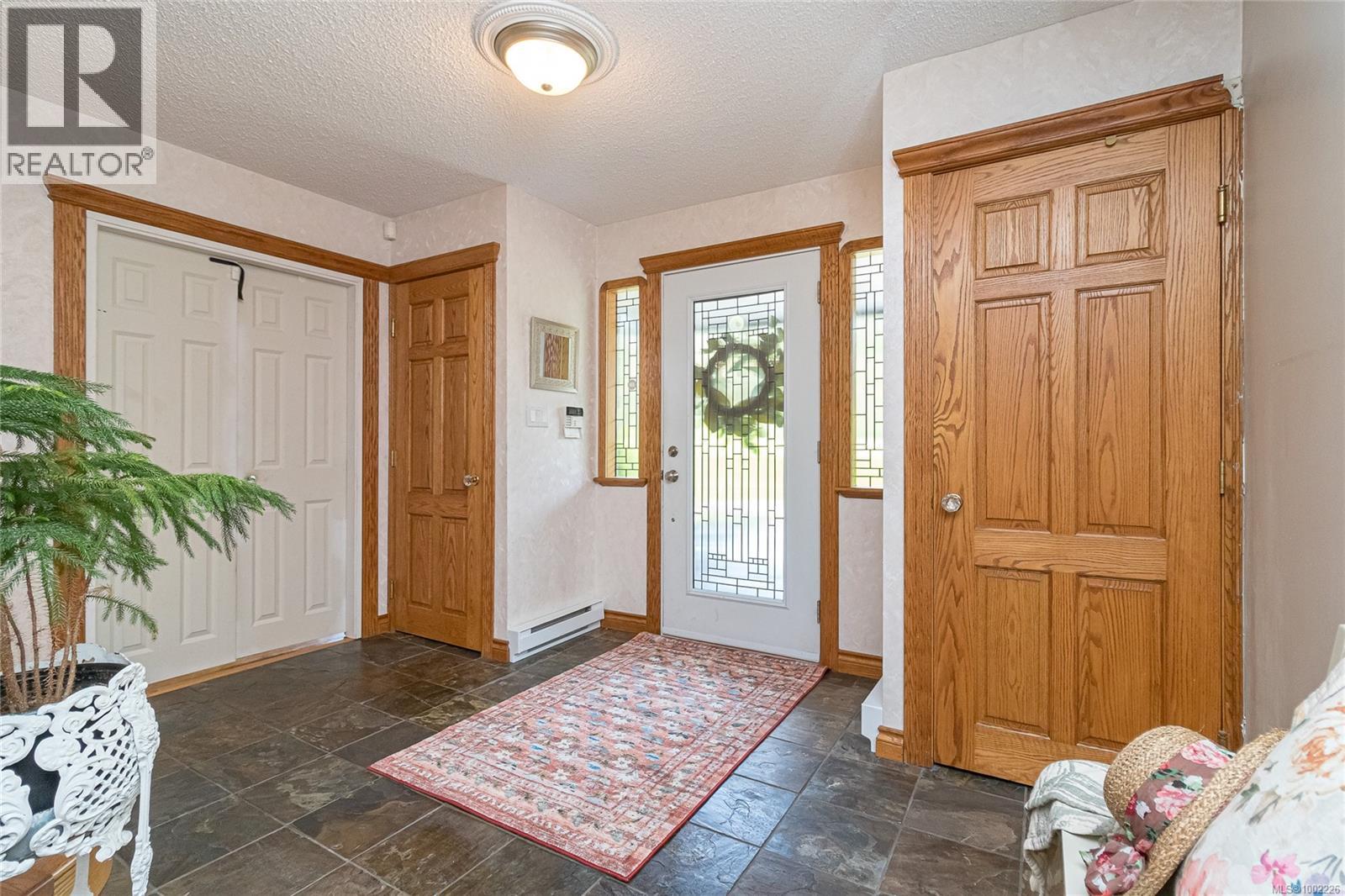 11376 Osprey Pl, North Saanich