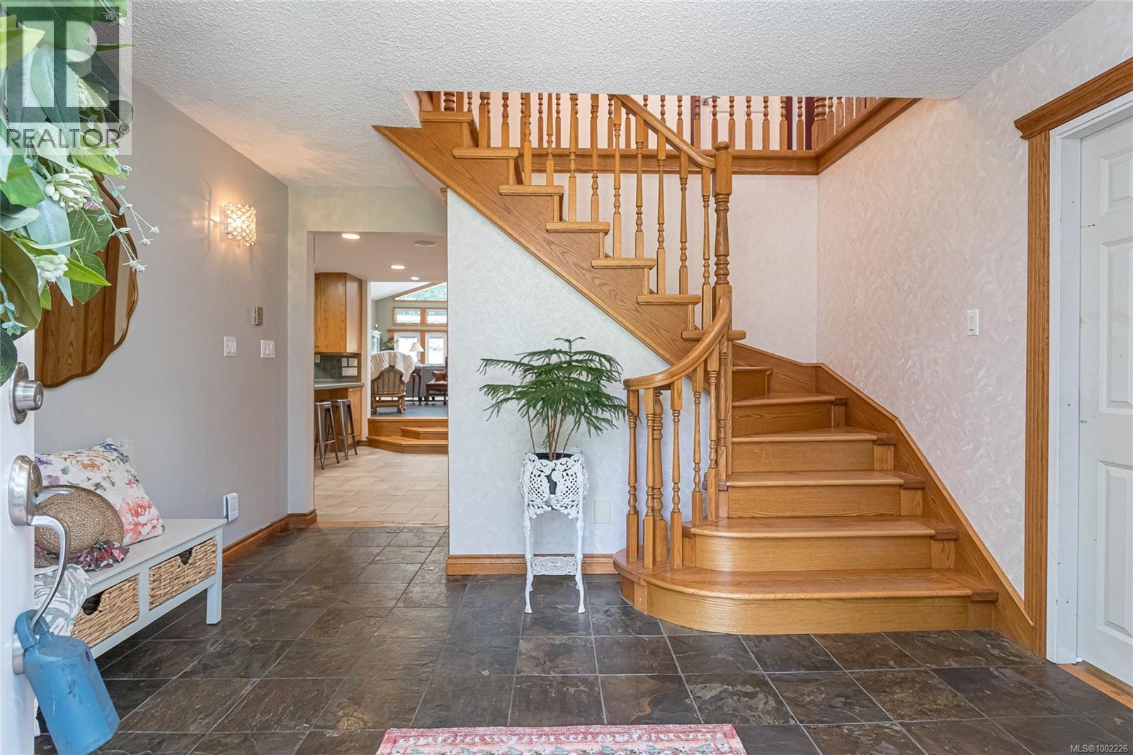 11376 Osprey Pl, North Saanich