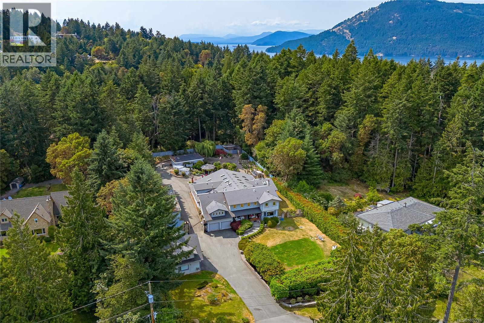 11376 Osprey Pl, North Saanich