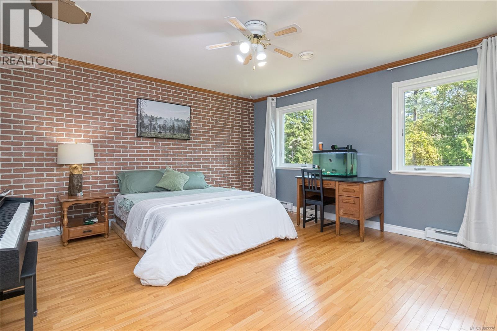 11376 Osprey Pl, North Saanich