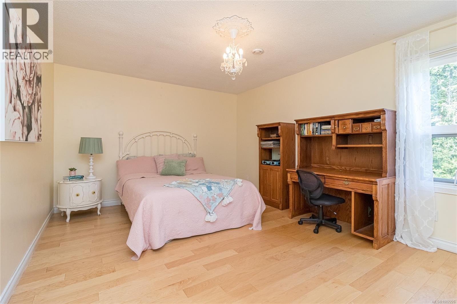 11376 Osprey Pl, North Saanich