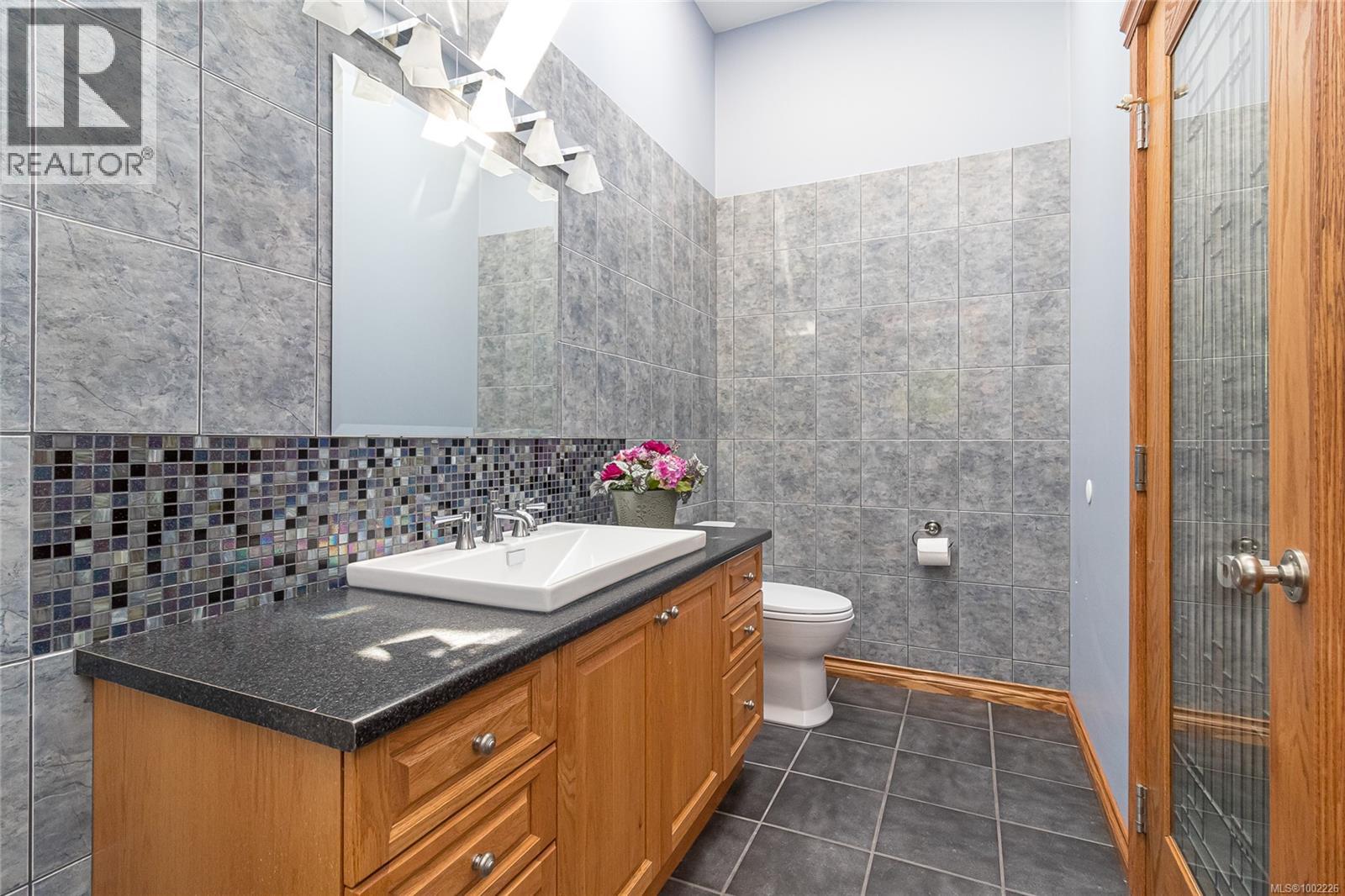 11376 Osprey Pl, North Saanich