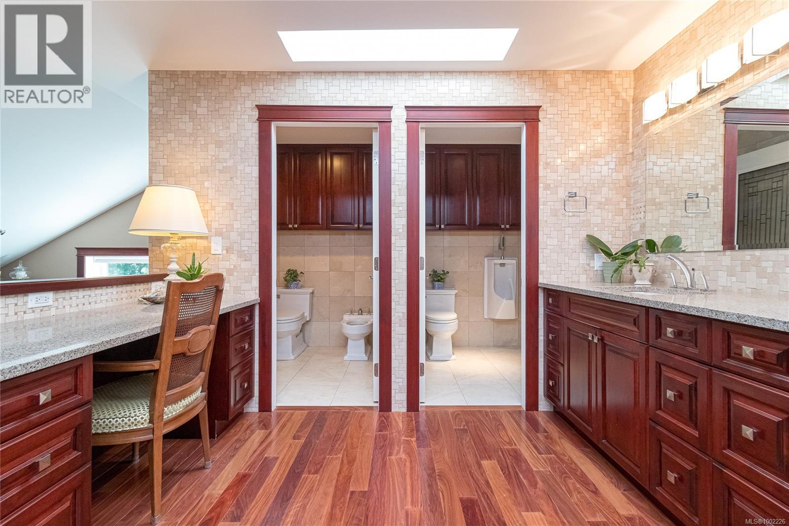 11376 Osprey Pl, North Saanich