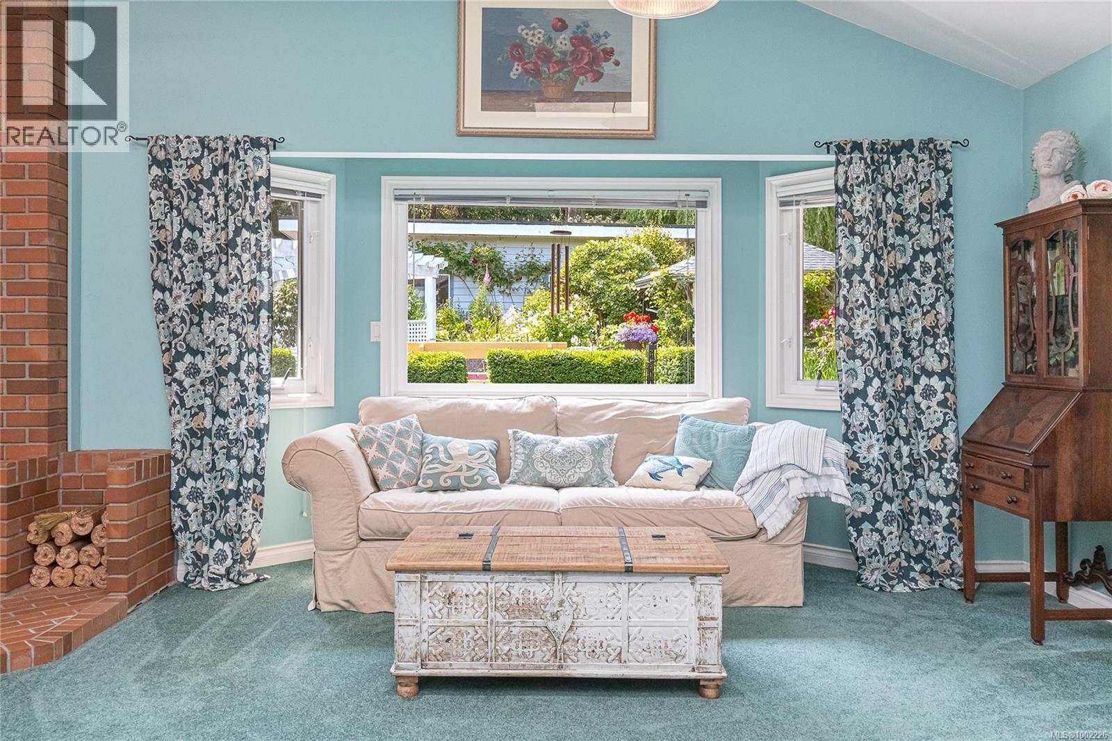 11376 Osprey Pl, North Saanich