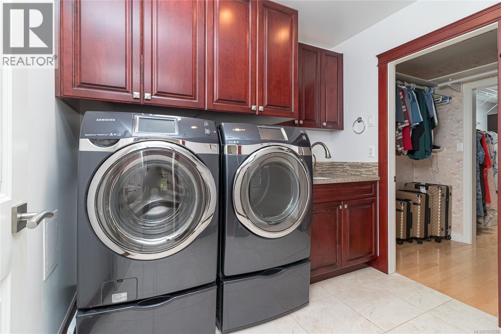 11376 Osprey Pl, North Saanich