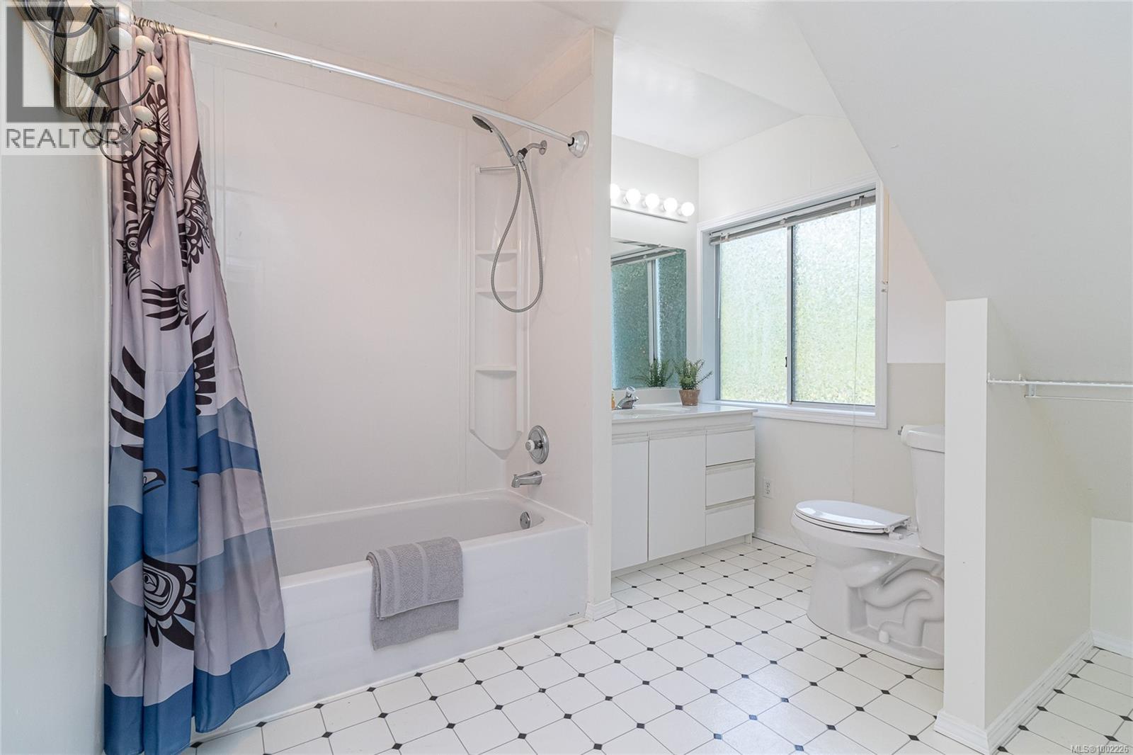 11376 Osprey Pl, North Saanich