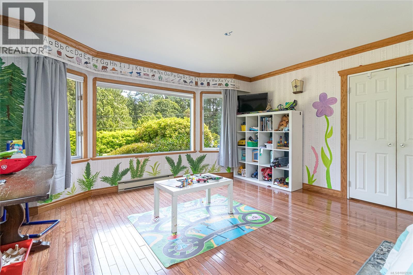 11376 Osprey Pl, North Saanich