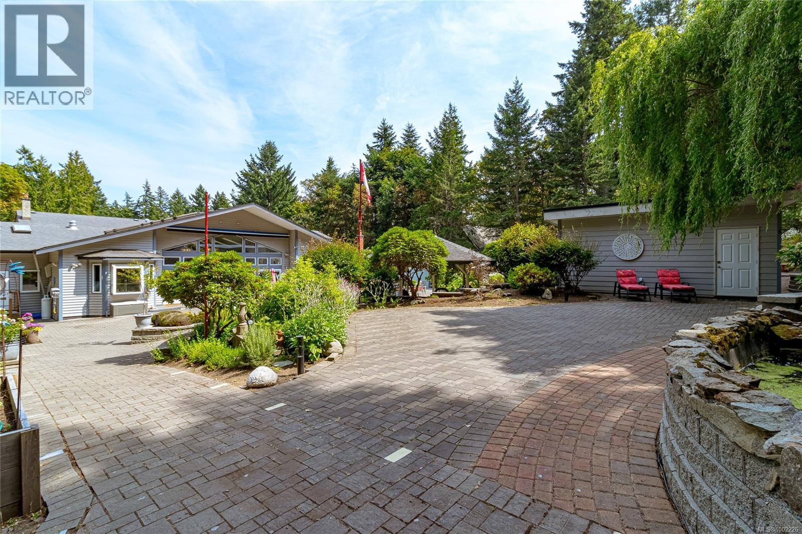 11376 Osprey Pl, North Saanich