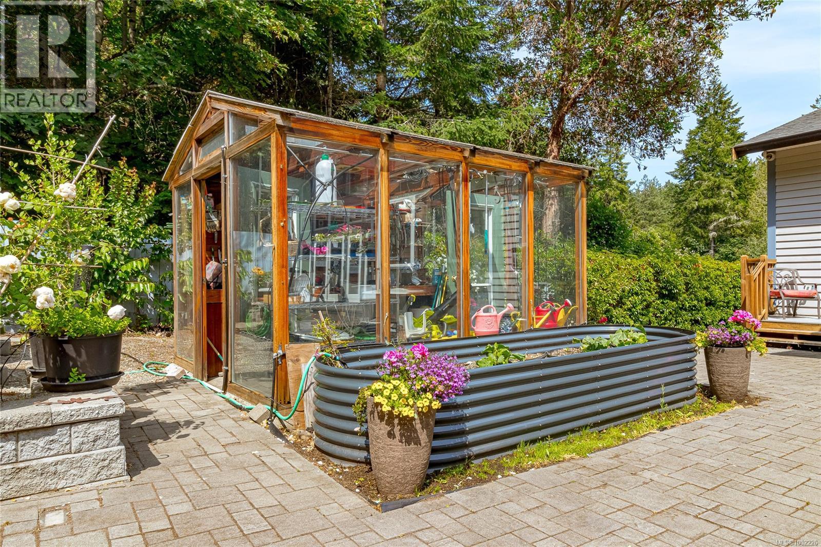 11376 Osprey Pl, North Saanich