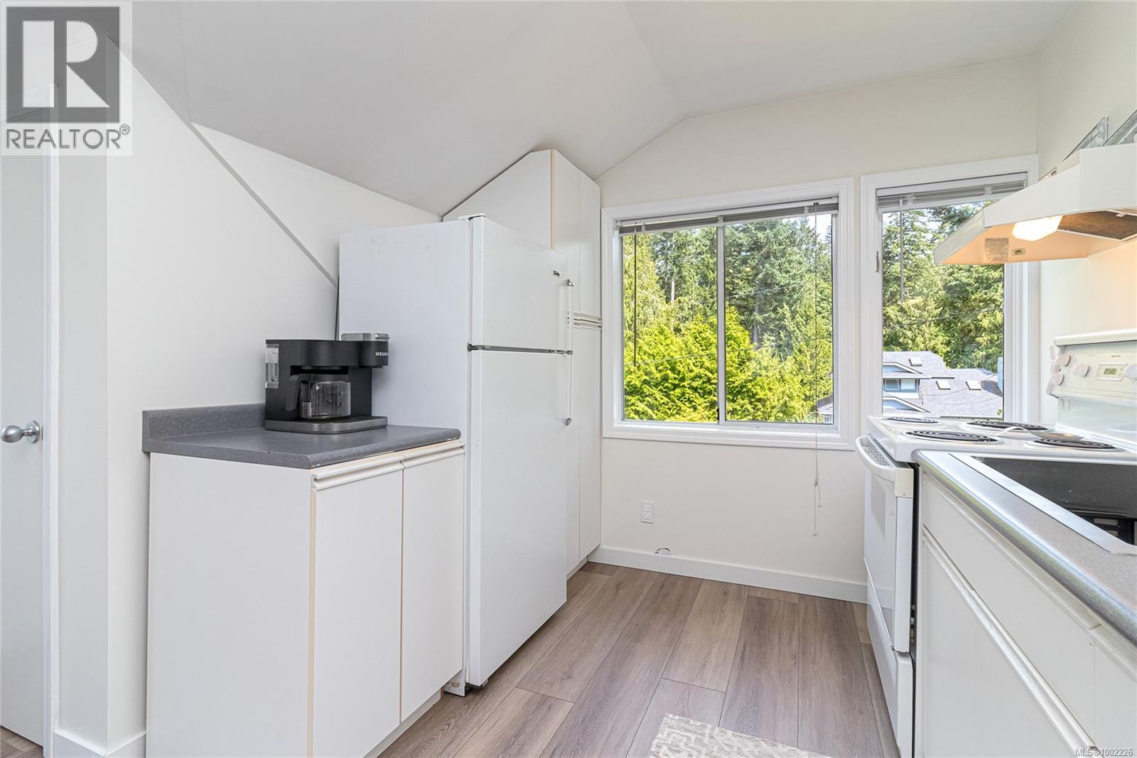 11376 Osprey Pl, North Saanich