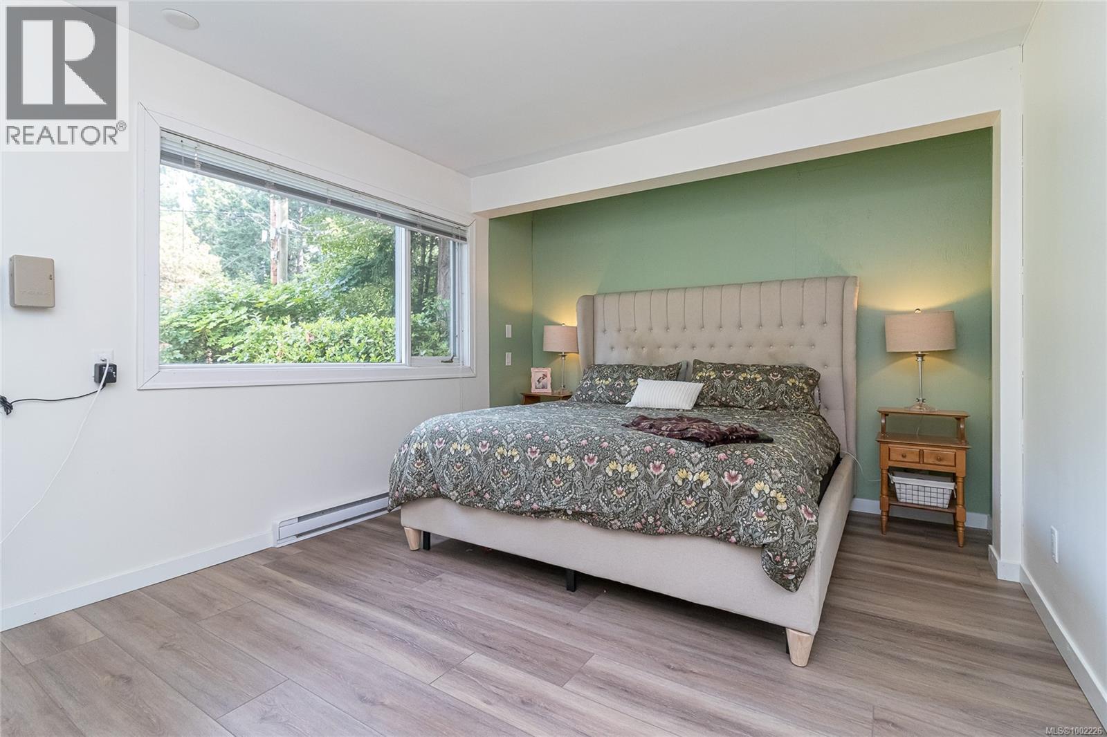 11376 Osprey Pl, North Saanich