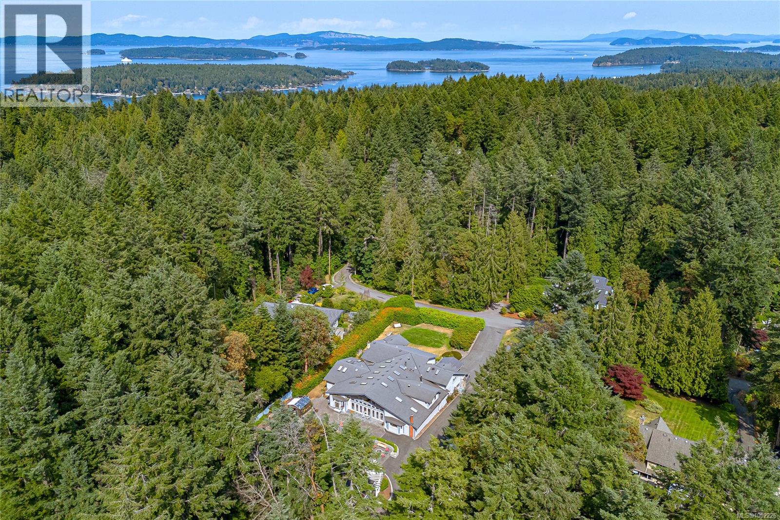 11376 Osprey Pl, North Saanich
