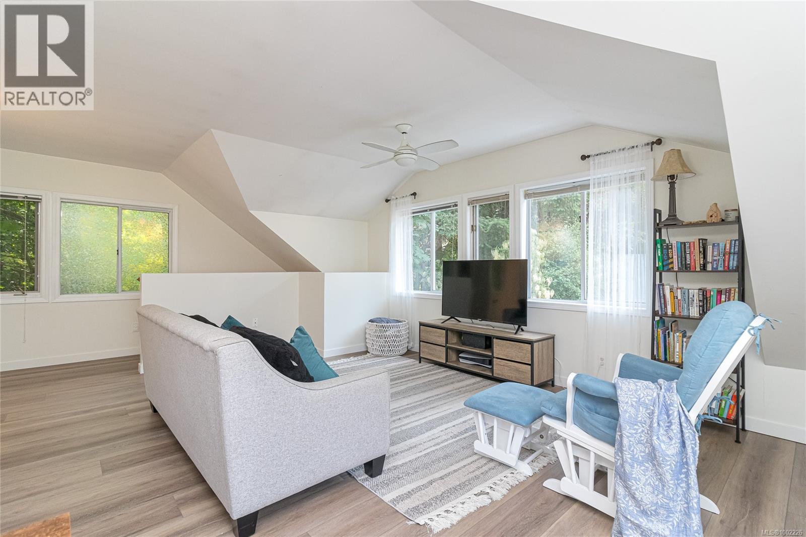 11376 Osprey Pl, North Saanich