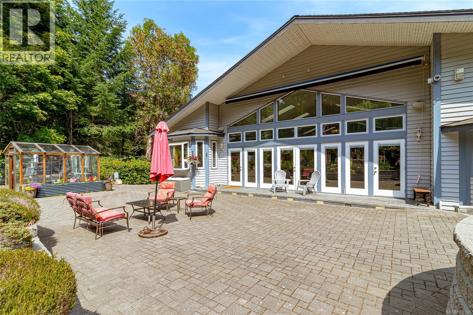 11376 Osprey Pl, North Saanich
