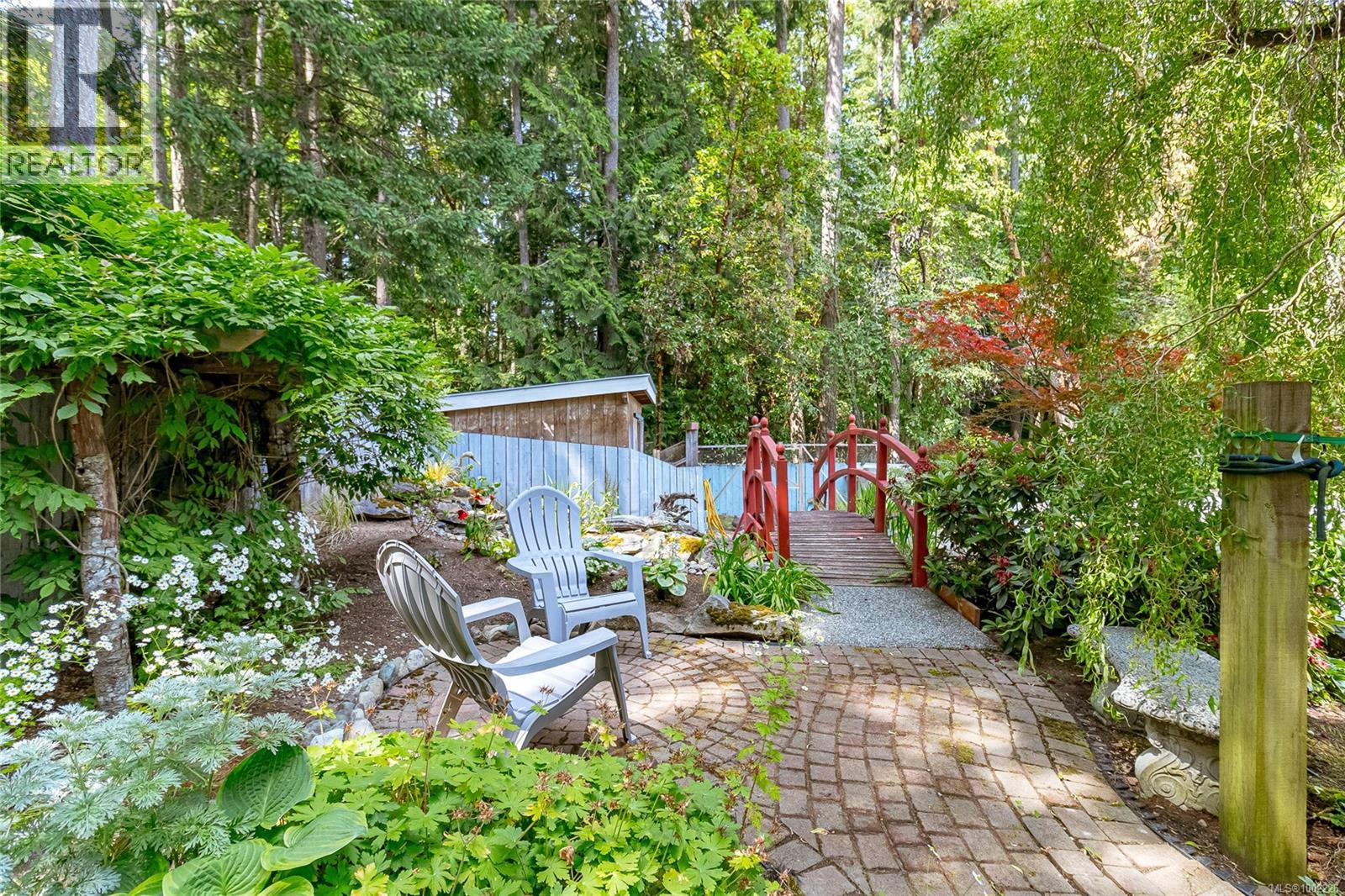11376 Osprey Pl, North Saanich