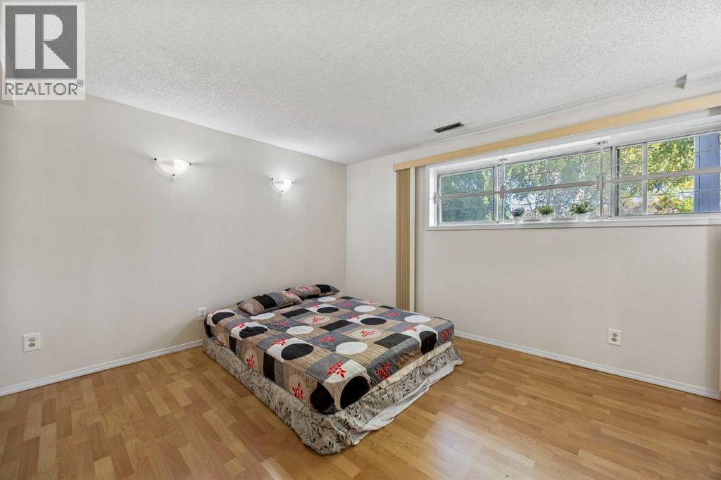 Single Family House Bi-level for Sale in   Avenue NE Pineridge Calgary 