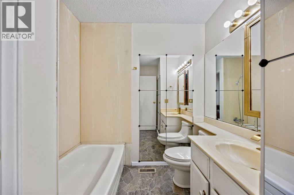 Single Family House Bi-level for Sale in   Avenue NE Pineridge Calgary 