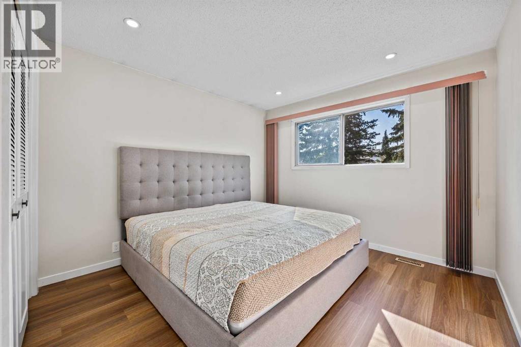 Single Family House Bi-level for Sale in   Avenue NE Pineridge Calgary 