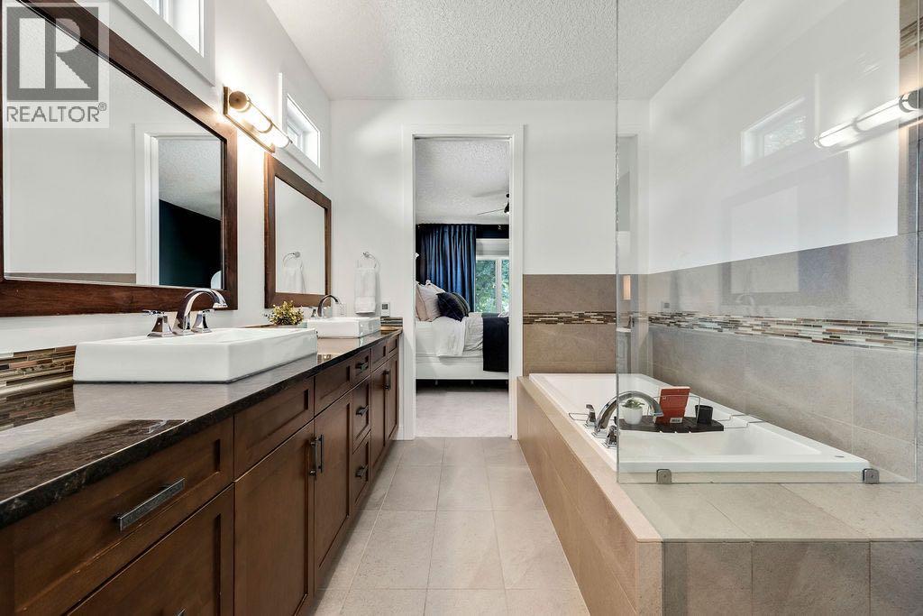 Single Family House for Sale in   Street SW Killarney/Glengarry Calgary 