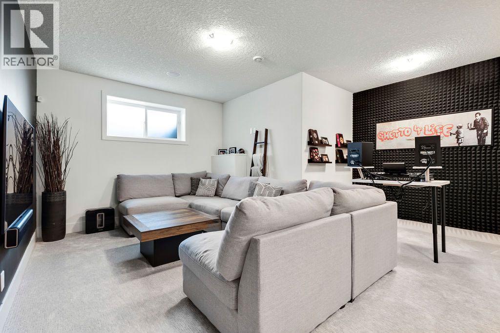 Single Family House for Sale in   Street SW Killarney/Glengarry Calgary 