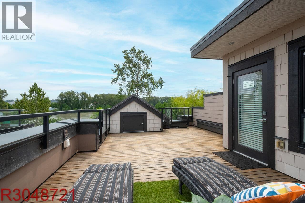 7 100 WOOD STREET, New Westminster