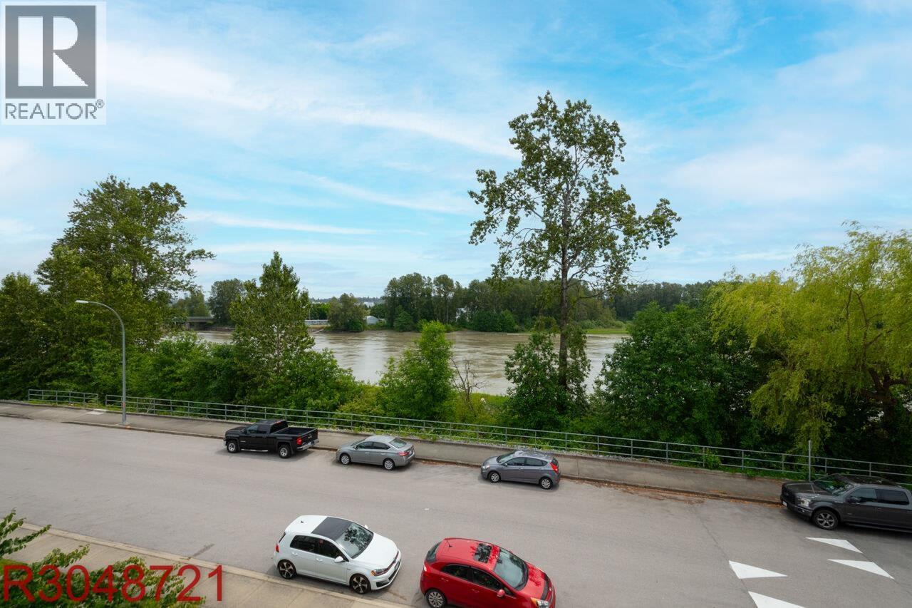 7 100 WOOD STREET, New Westminster