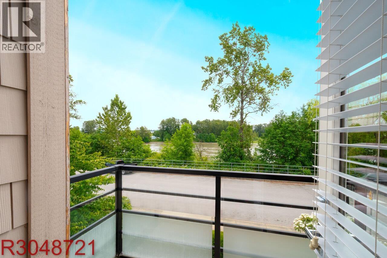 7 100 WOOD STREET, New Westminster