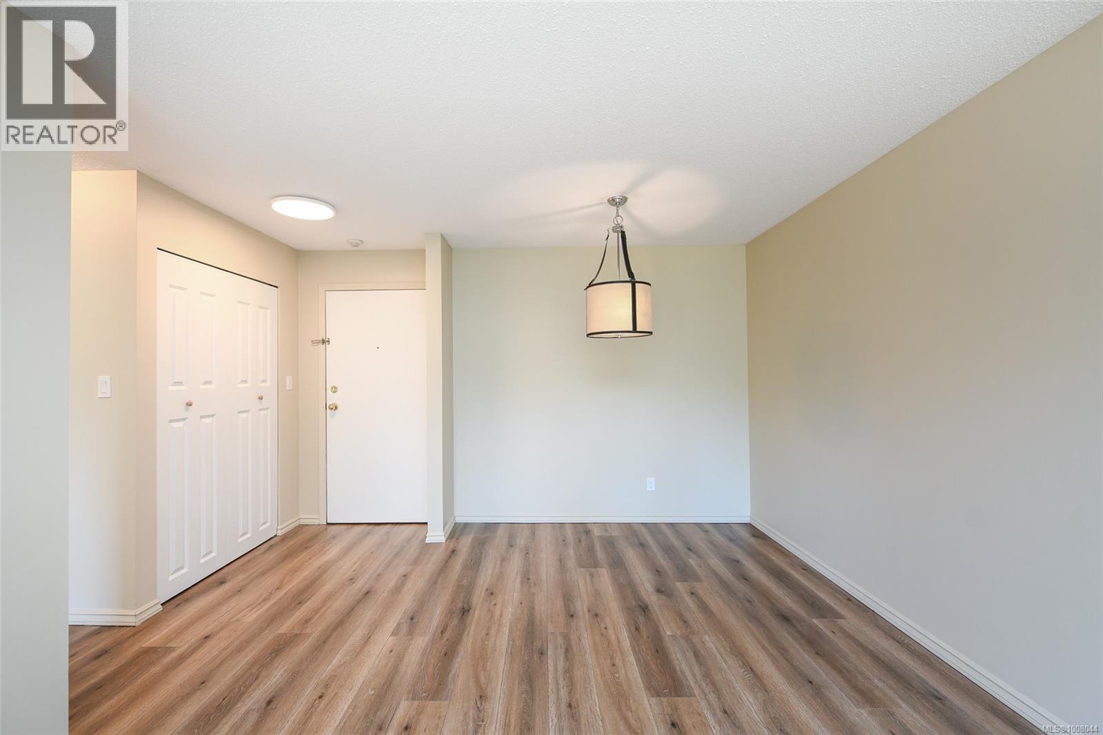 202A 698 Aspen Rd, Comox