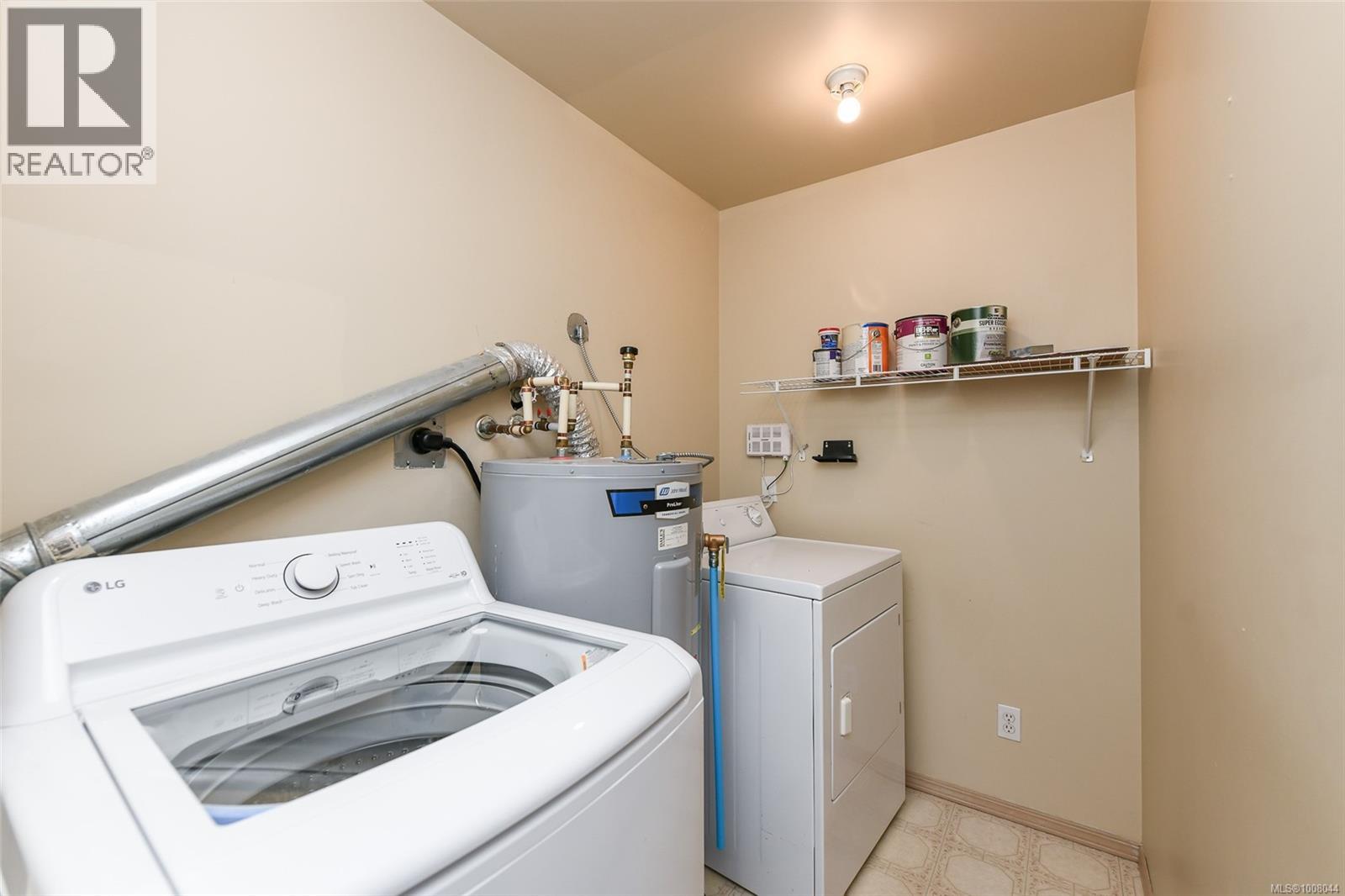 202A 698 Aspen Rd, Comox