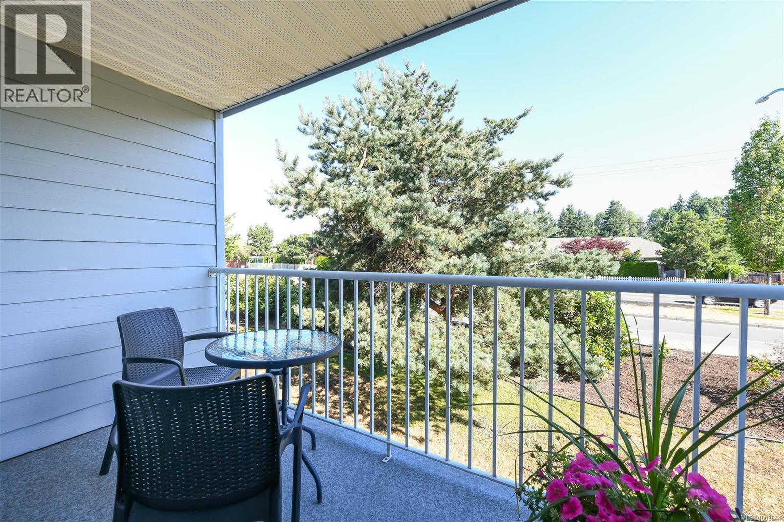 202A 698 Aspen Rd, Comox