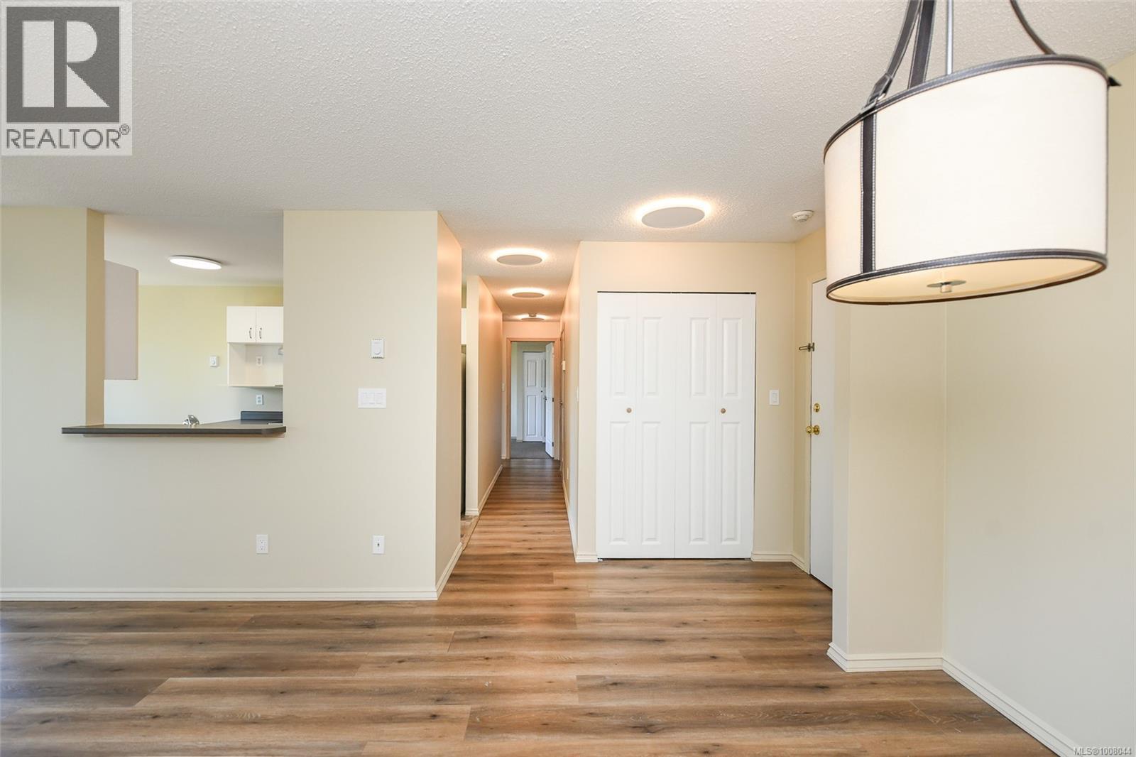 202A 698 Aspen Rd, Comox
