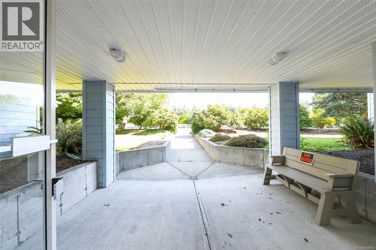 202A 698 Aspen Rd, Comox