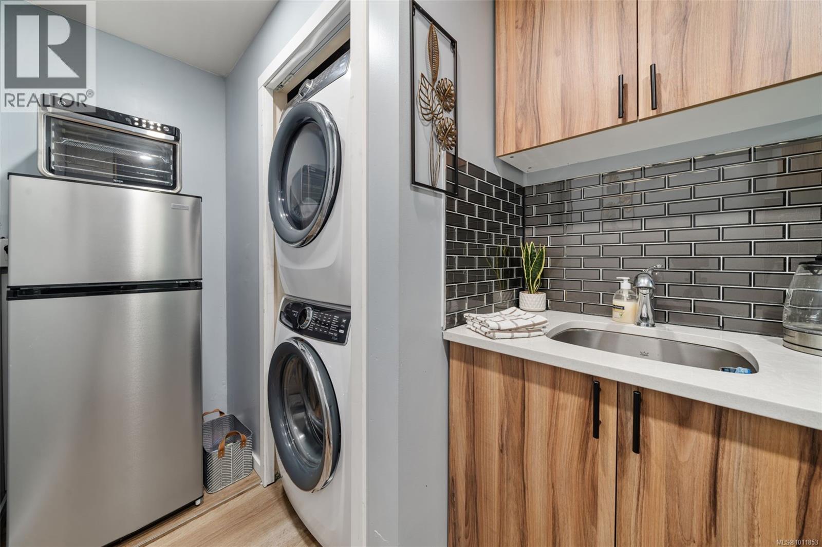 999 Furber Rd, Langford