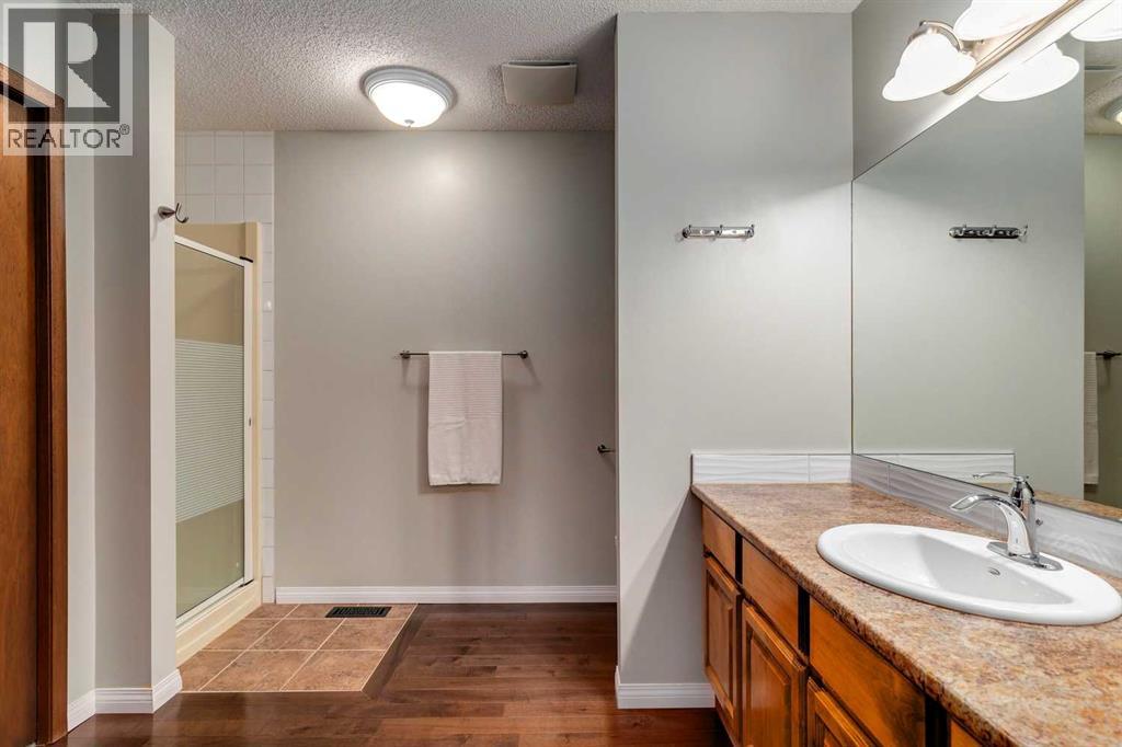 Single Family House for Sale in  Macewan Park Road NW MacEwan Glen Calgary 
