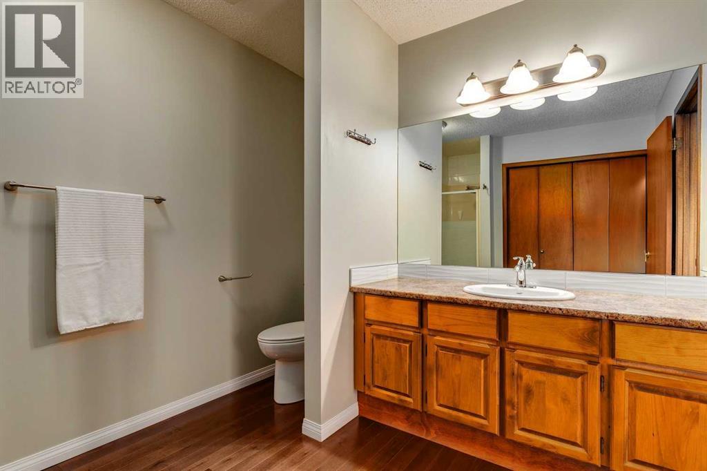 Single Family House for Sale in  Macewan Park Road NW MacEwan Glen Calgary 