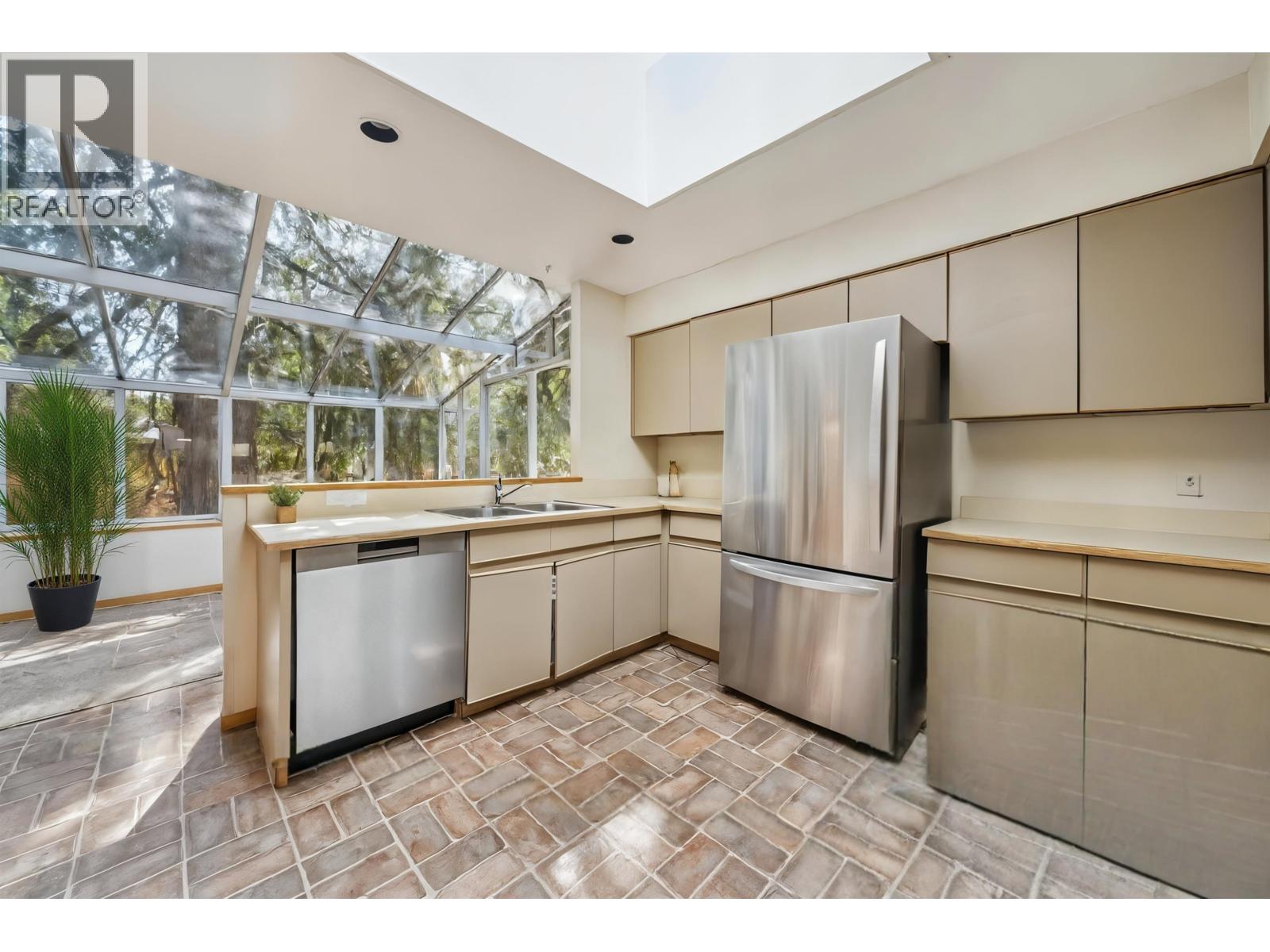 4706 MEADFEILD ROAD, West Vancouver