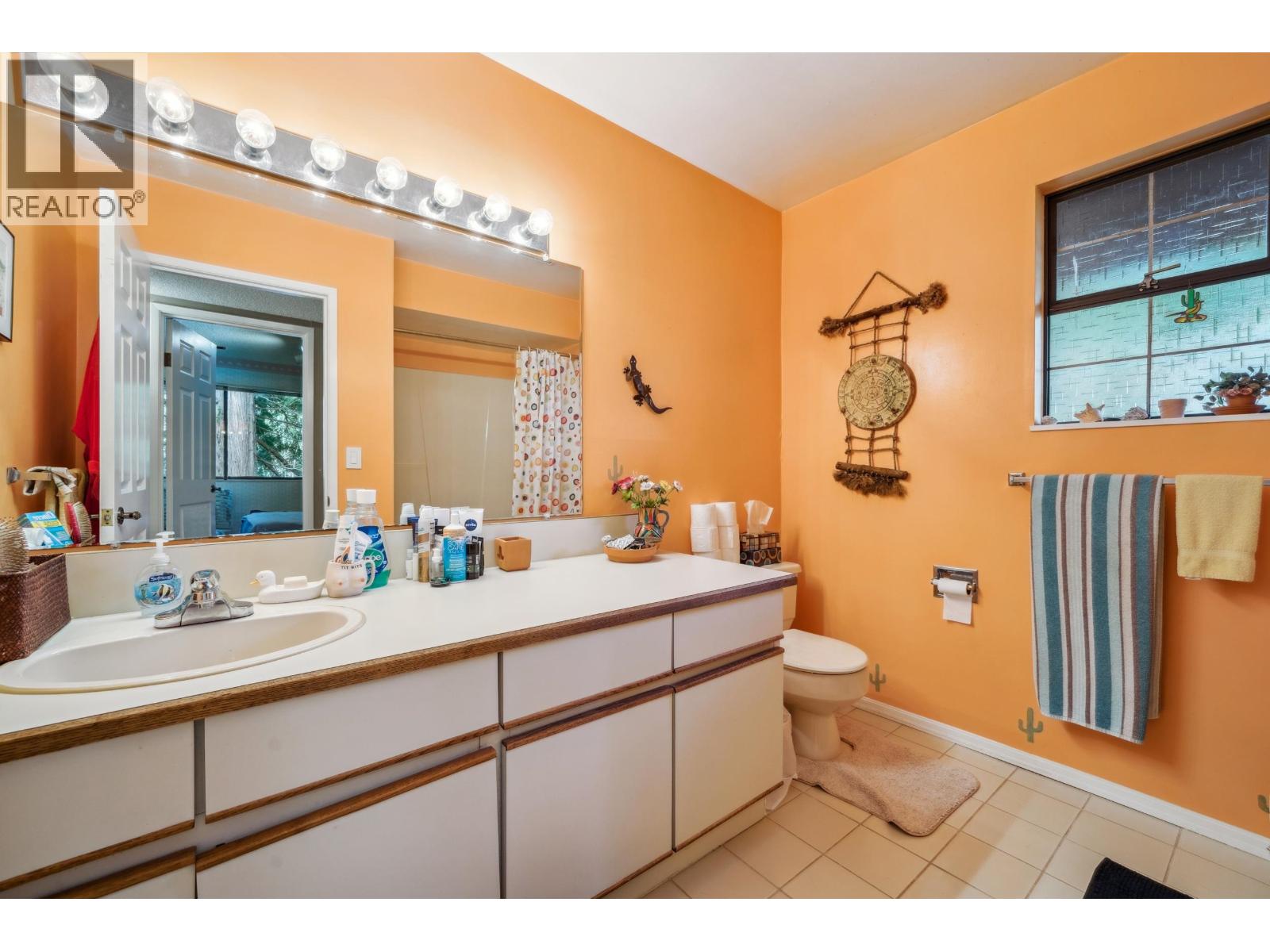 4706 MEADFEILD ROAD, West Vancouver