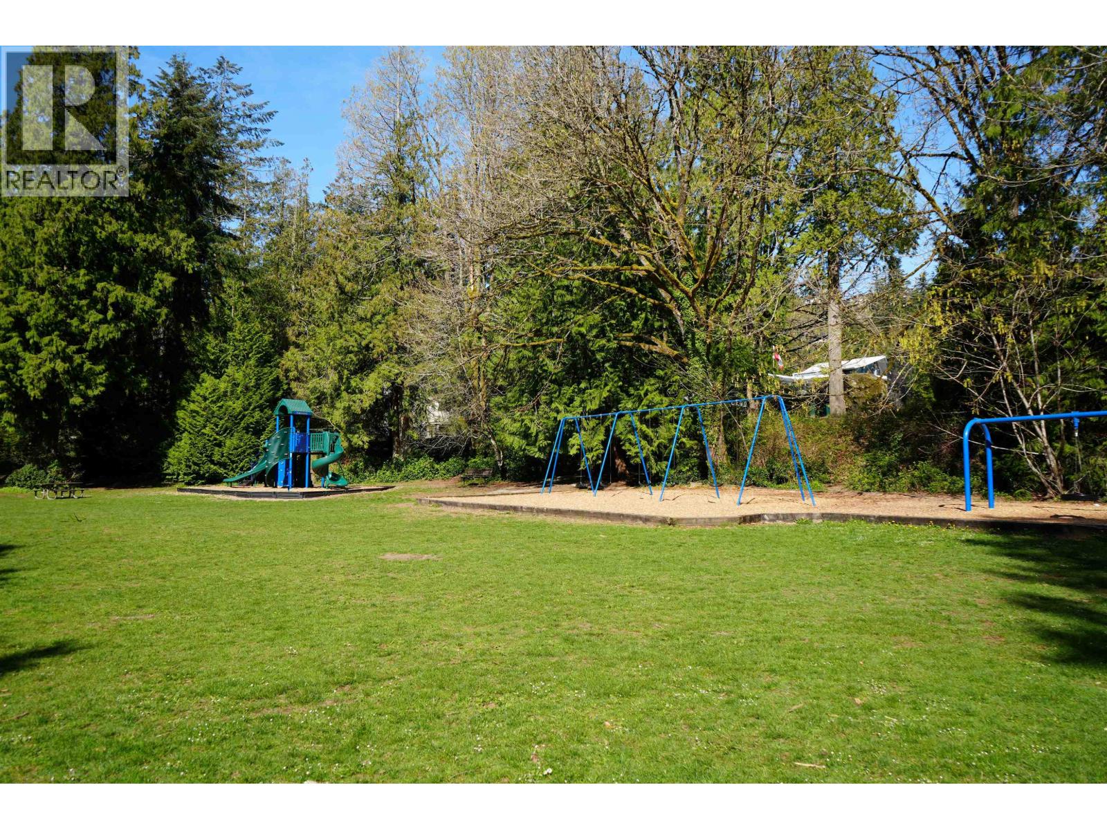 4706 MEADFEILD ROAD, West Vancouver