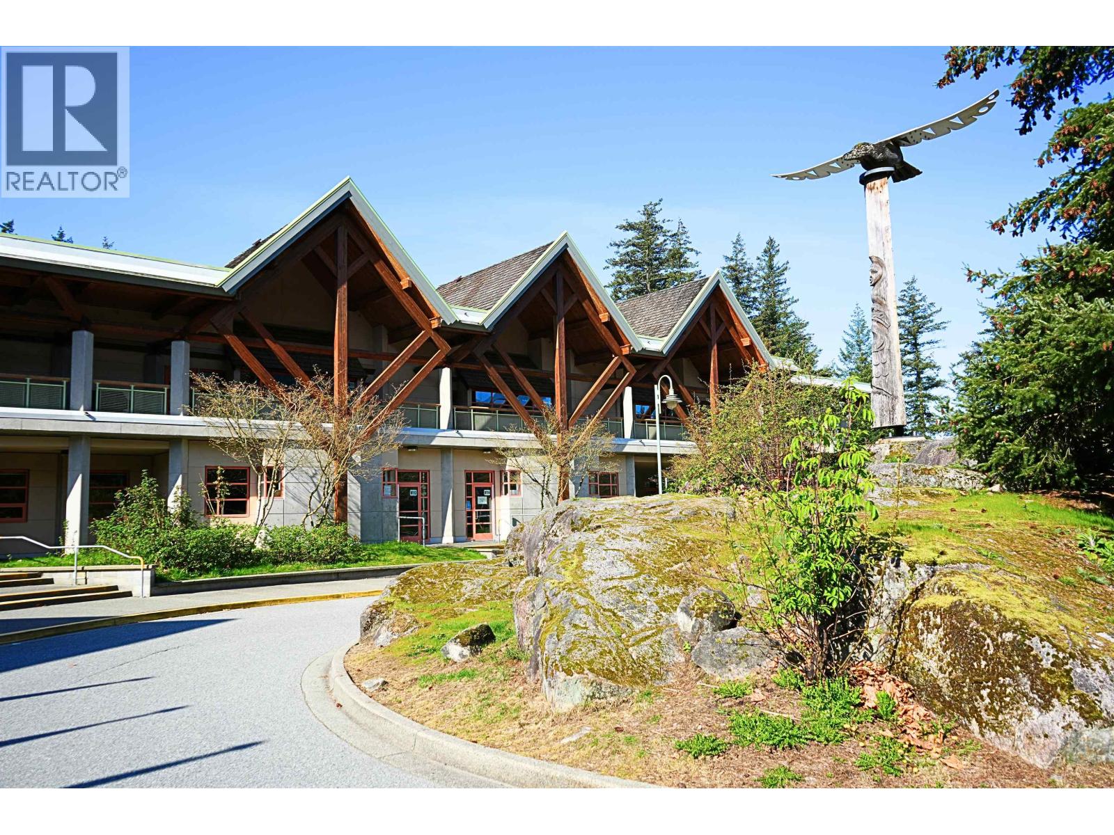 4706 MEADFEILD ROAD, West Vancouver