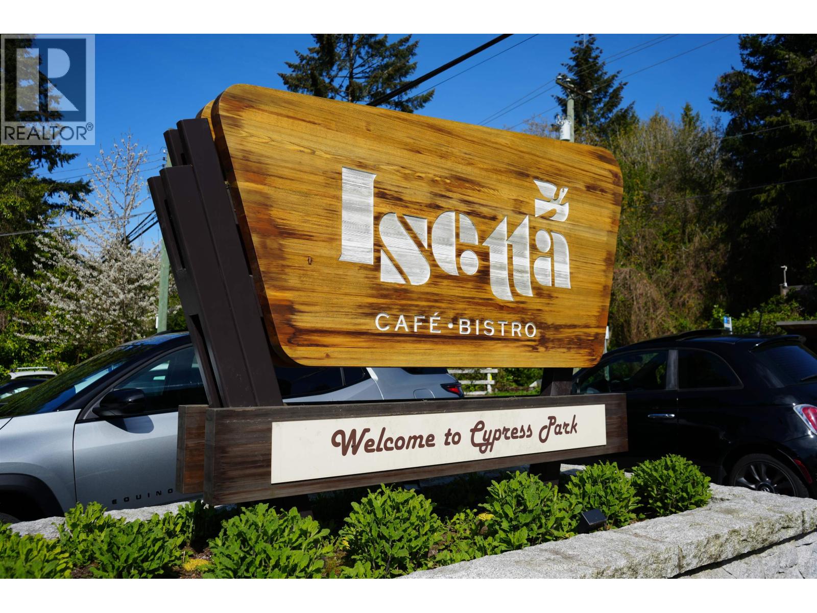 4706 MEADFEILD ROAD, West Vancouver