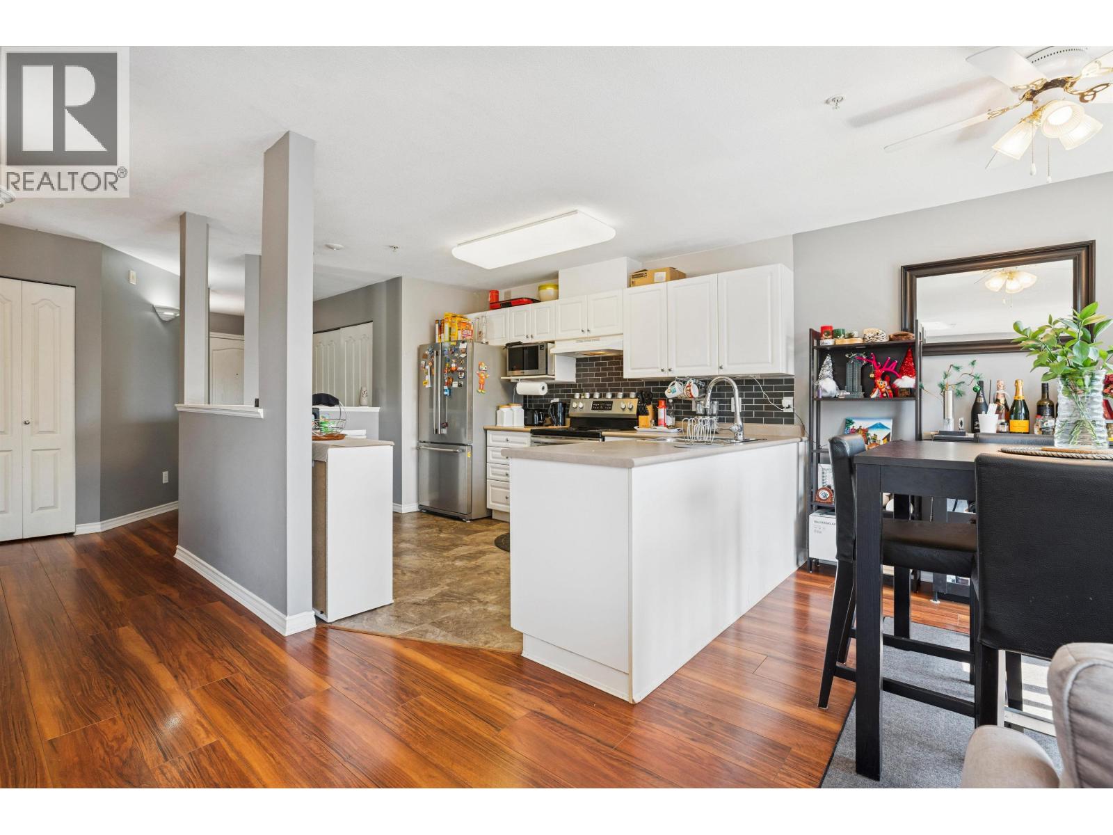 405 22230 NORTH AVENUE, Maple Ridge