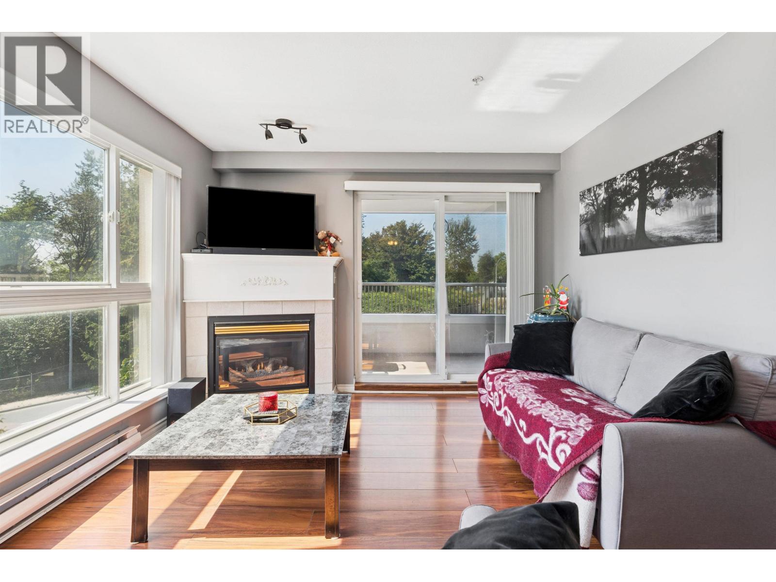 405 22230 NORTH AVENUE, Maple Ridge