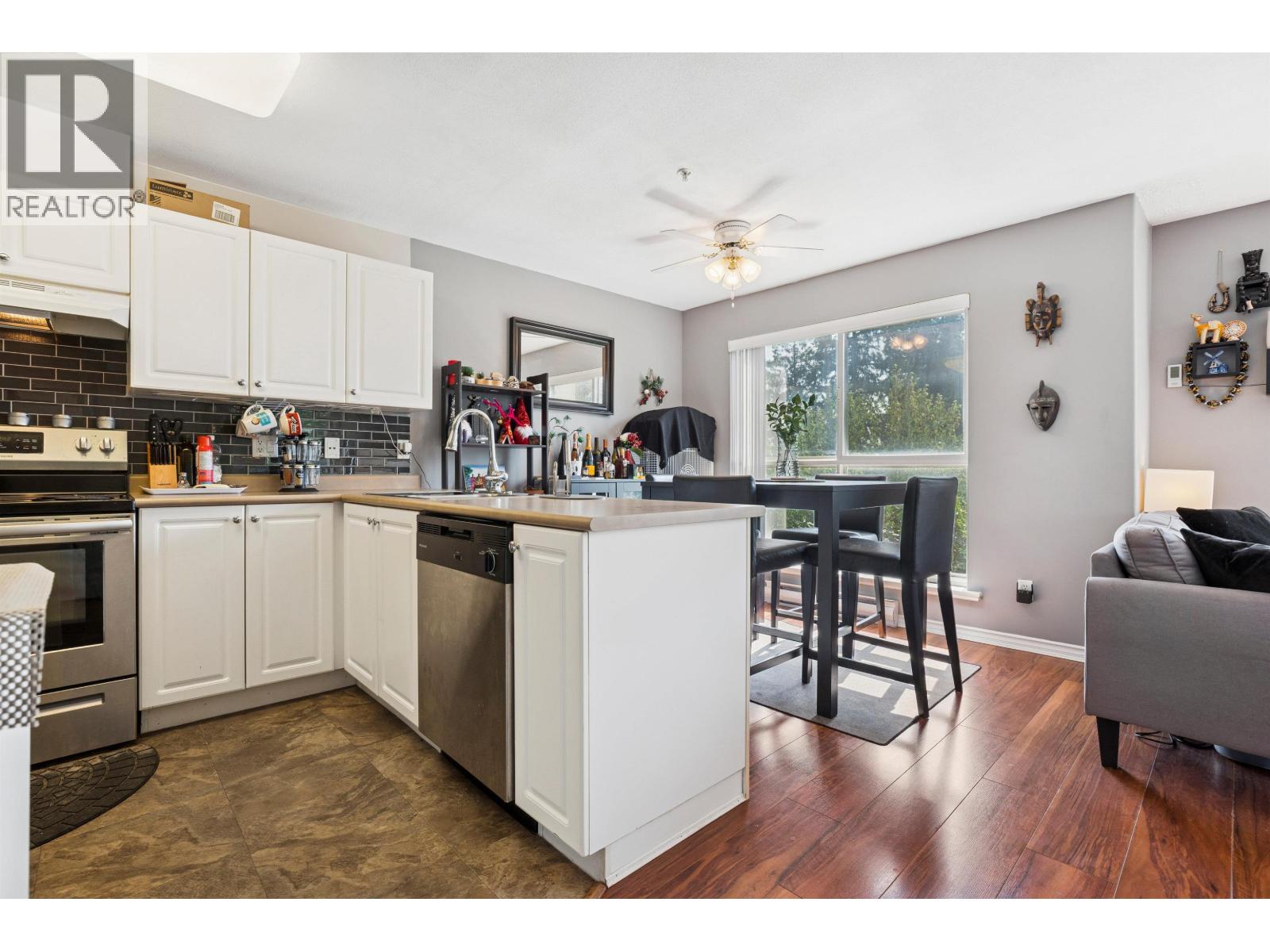 405 22230 NORTH AVENUE, Maple Ridge