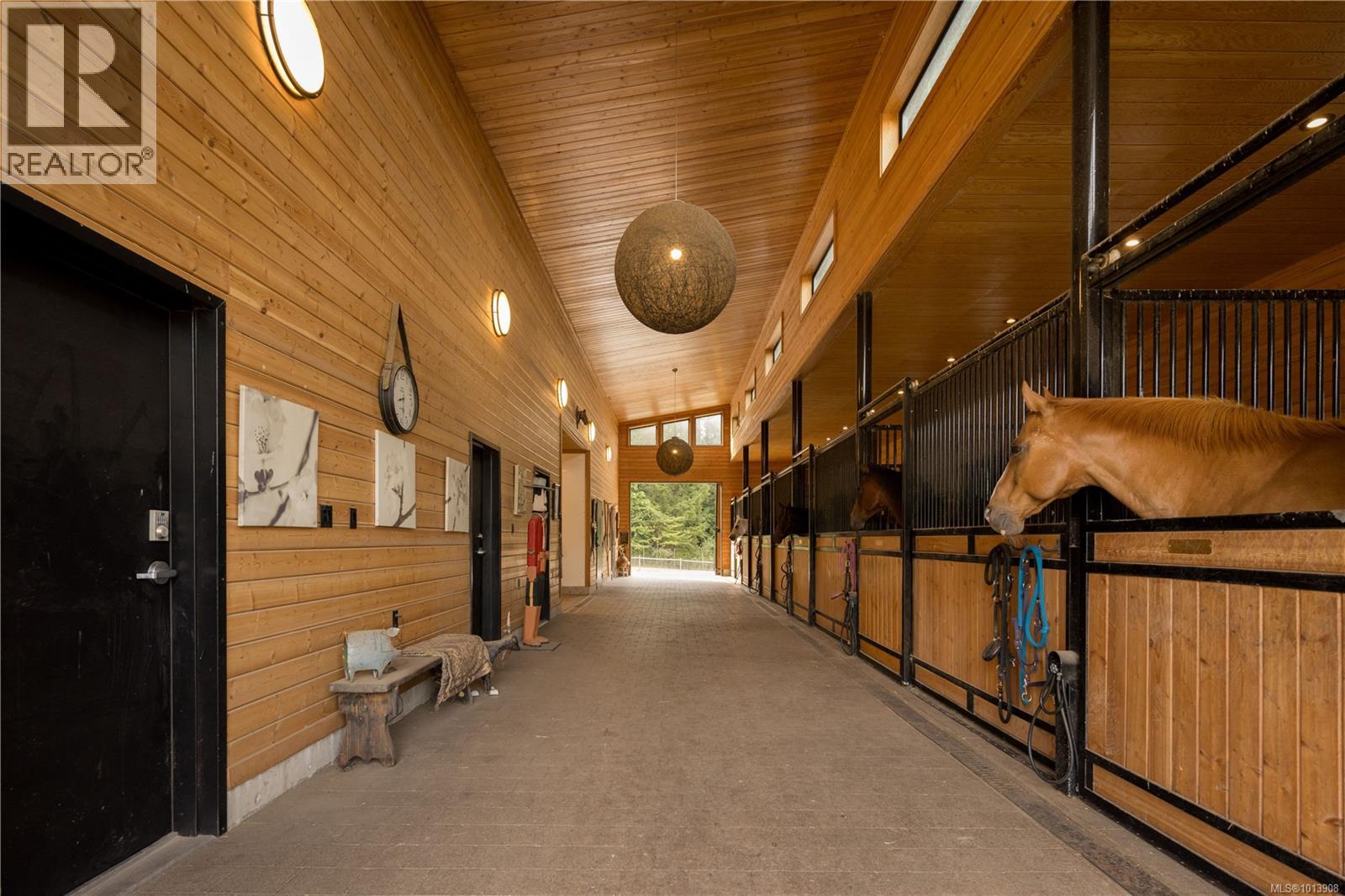 7756 West Saanich Rd, Central Saanich